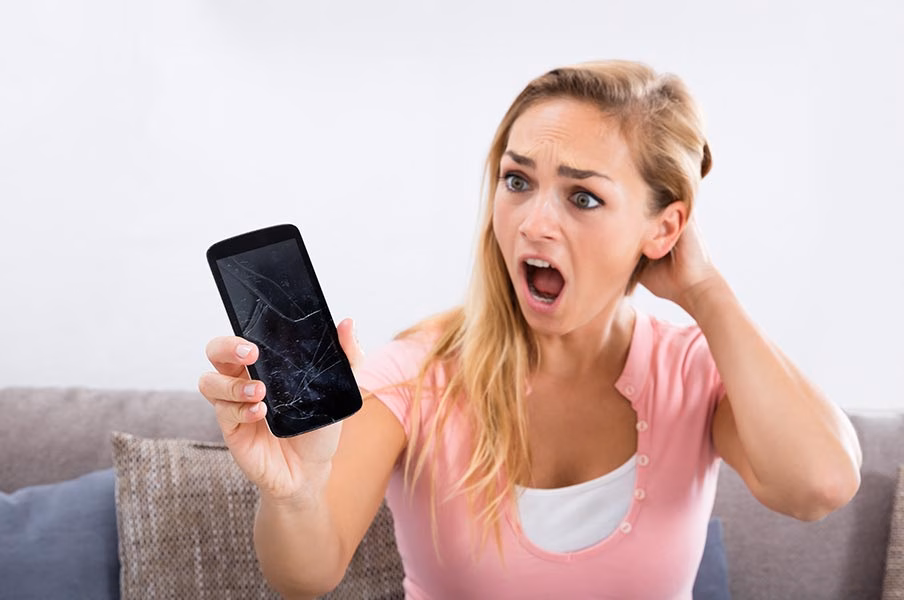 Risks of a broken smart phone screen