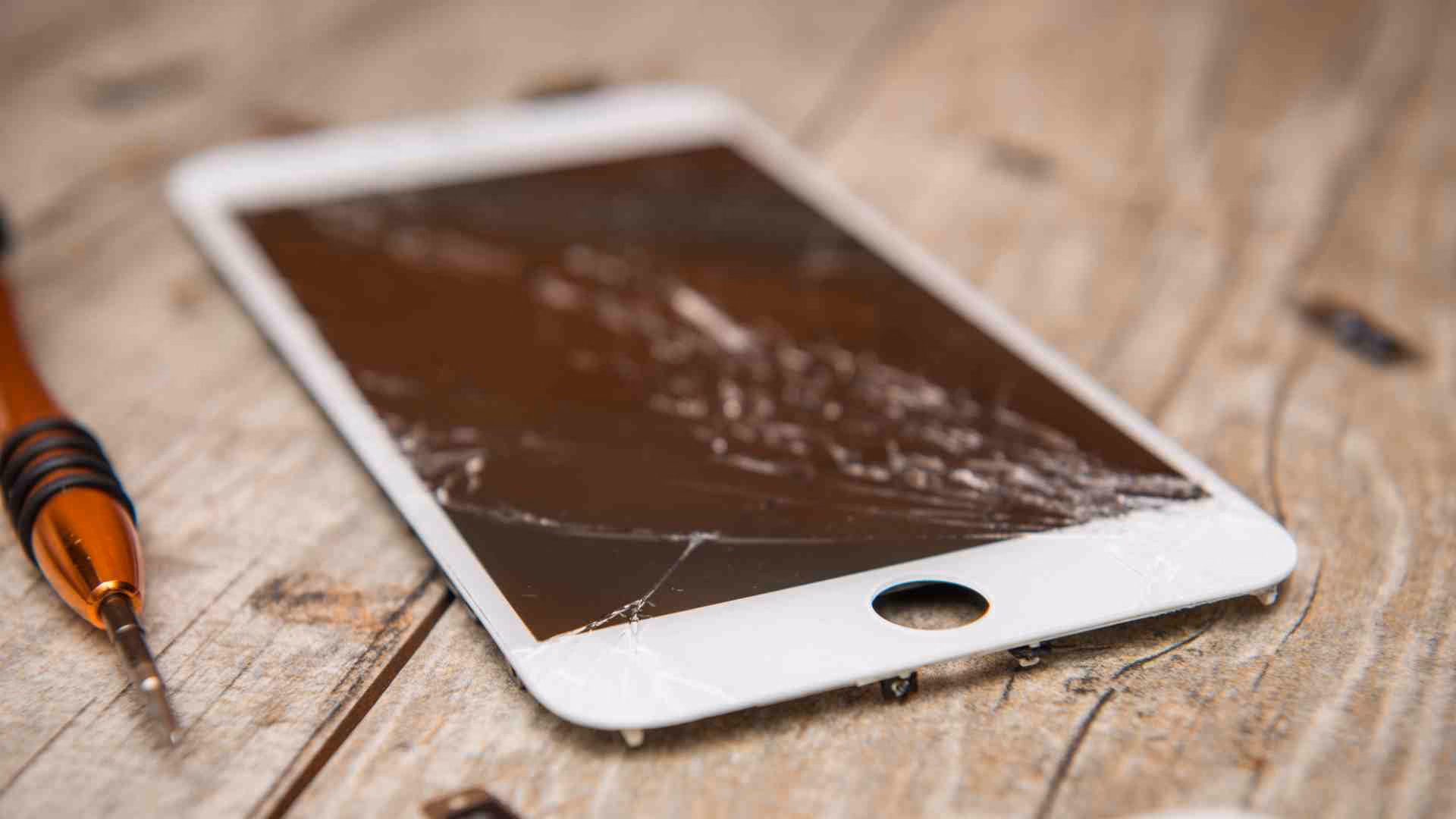 iPad Micro Soldering vs. Replacement: Which Option is Right for You?